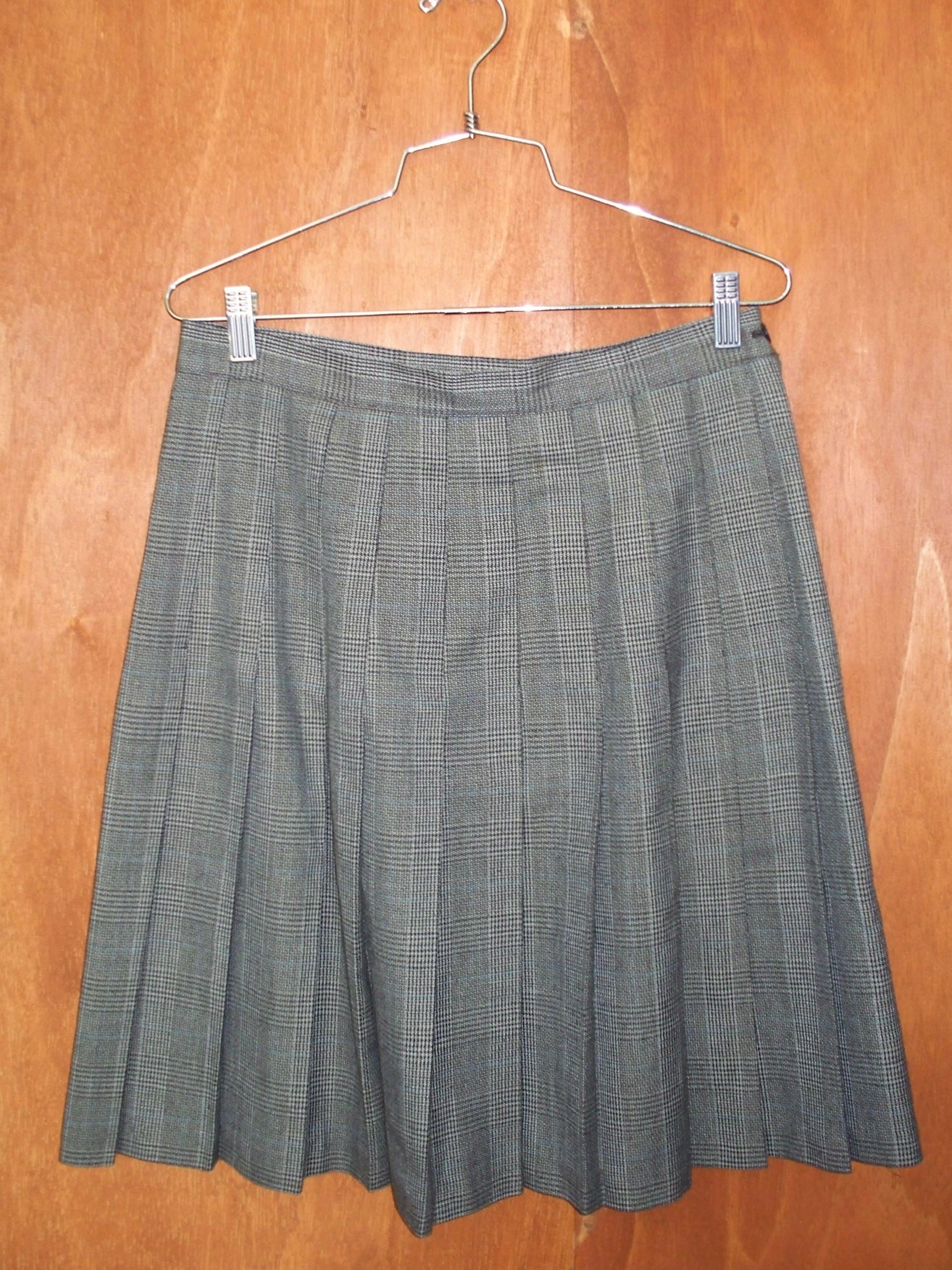 Grey Pleated Plaid Skirt