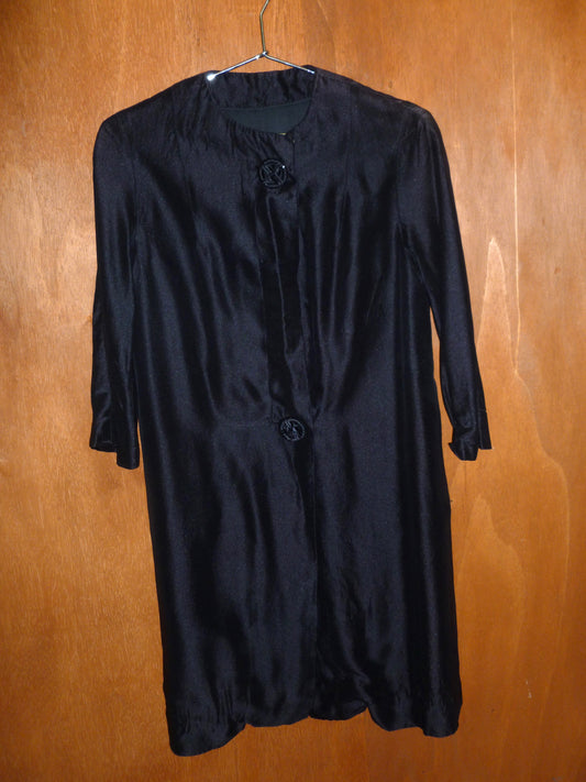 Black Asian Cropped-Sleeve Duster