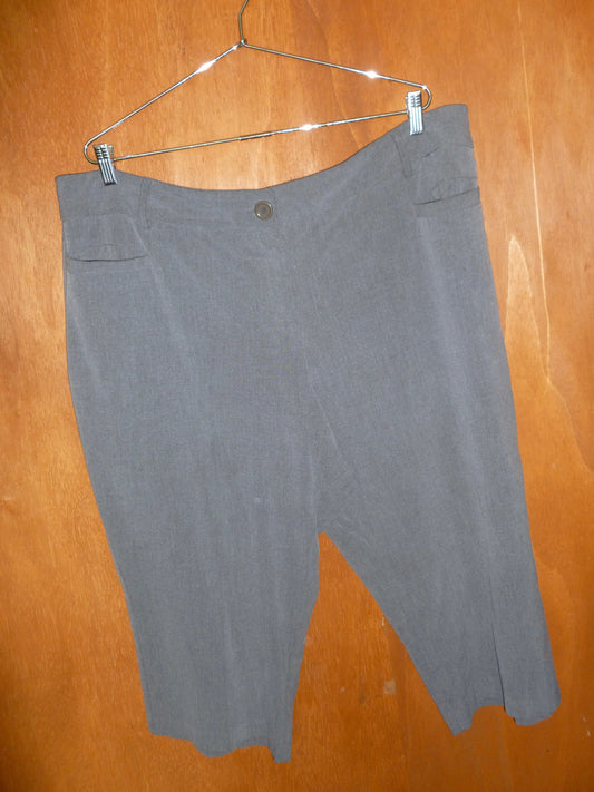 Charcoal Jersey Capri (22W)
